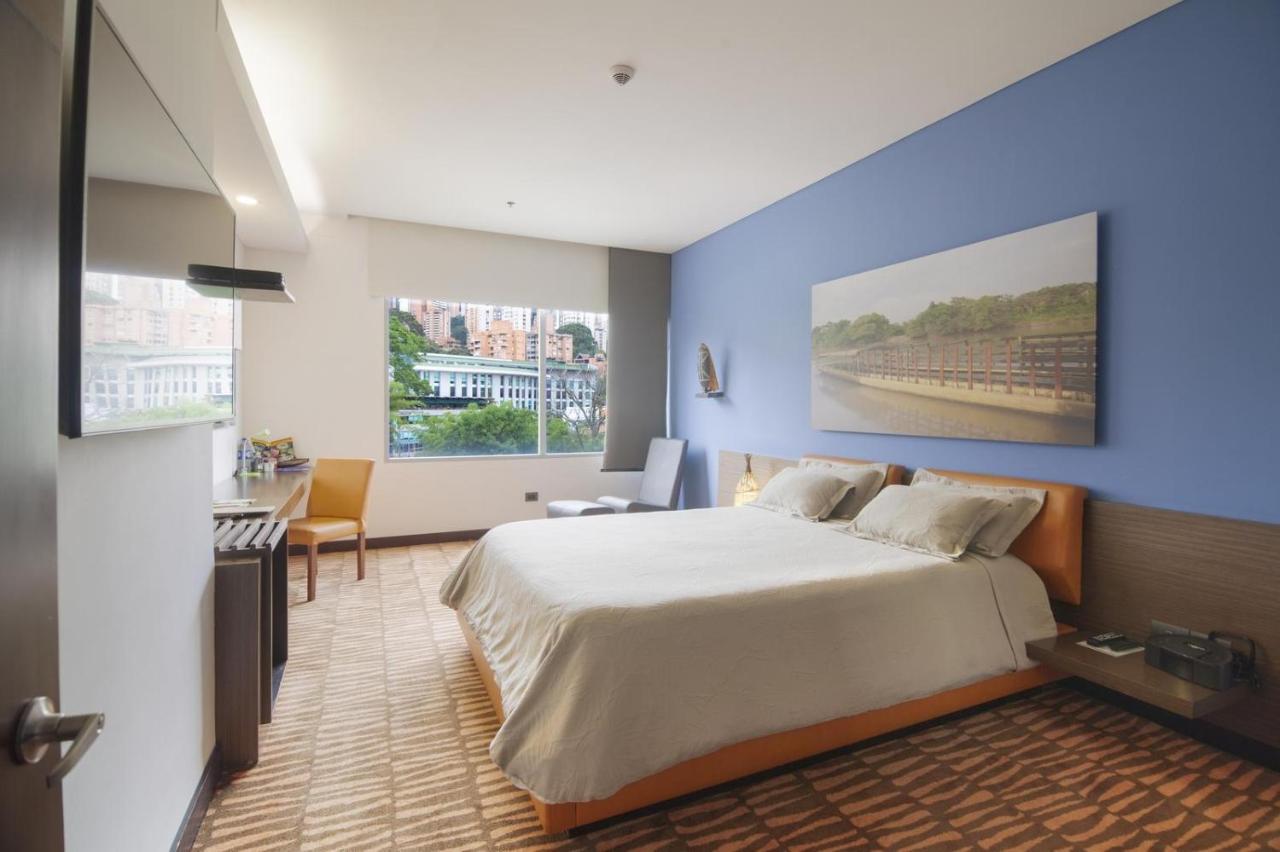 Diez Hotel Categoria Colombia Медельин Экстерьер фото