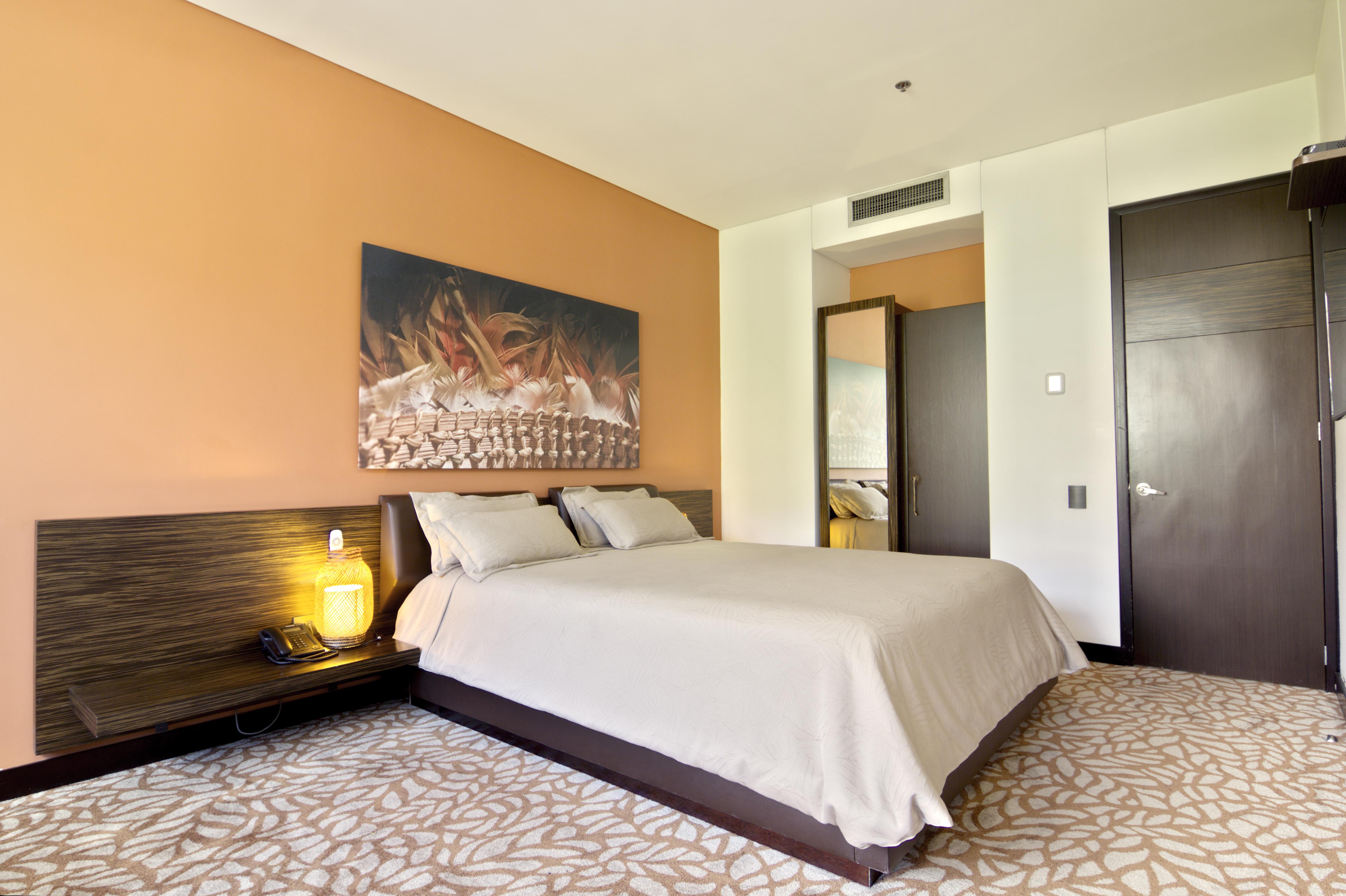 Diez Hotel Categoria Colombia Медельин Экстерьер фото A bedroom