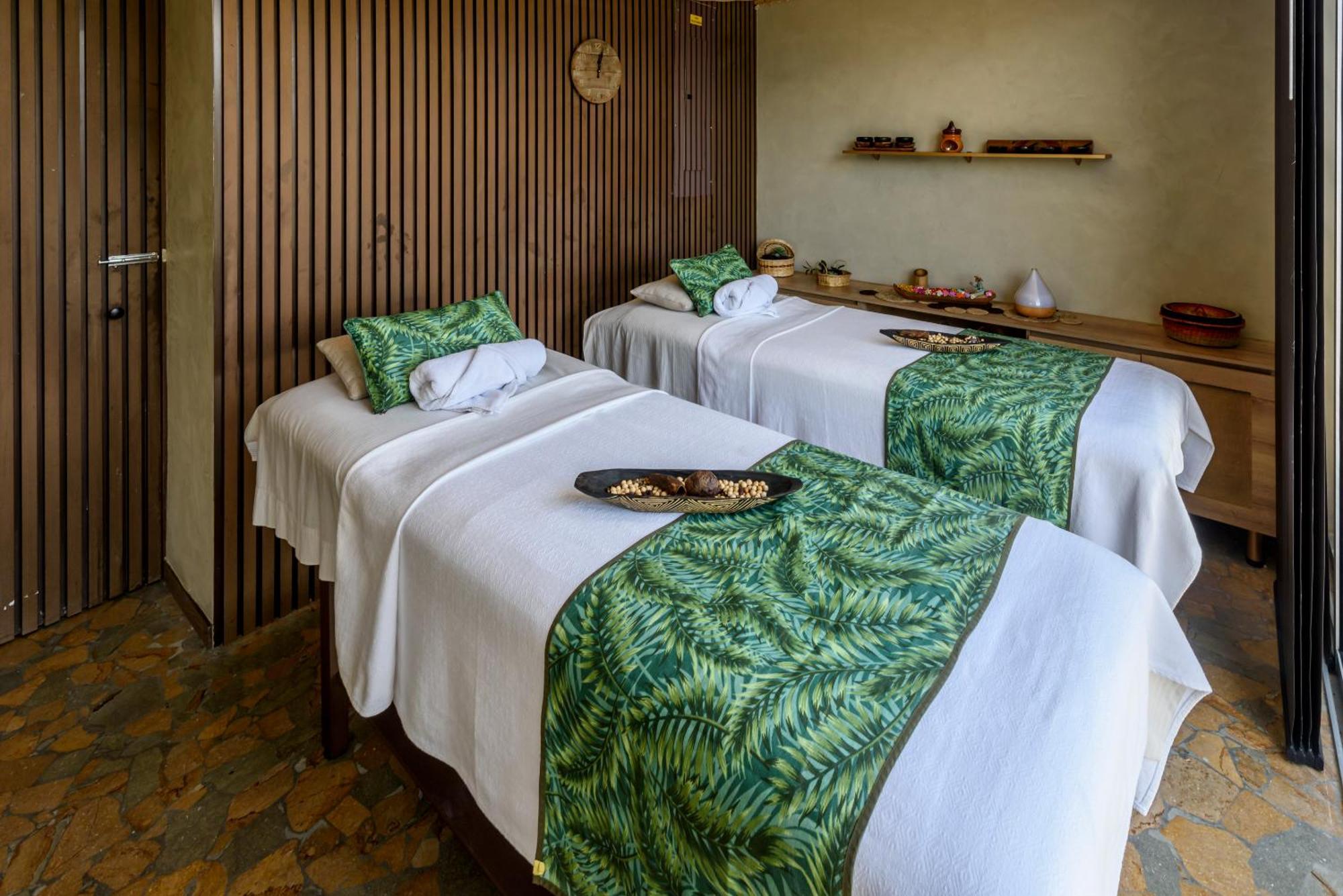 Diez Hotel Categoria Colombia Медельин Экстерьер фото Spa at the InterContinental Sanctuary Cove Resort