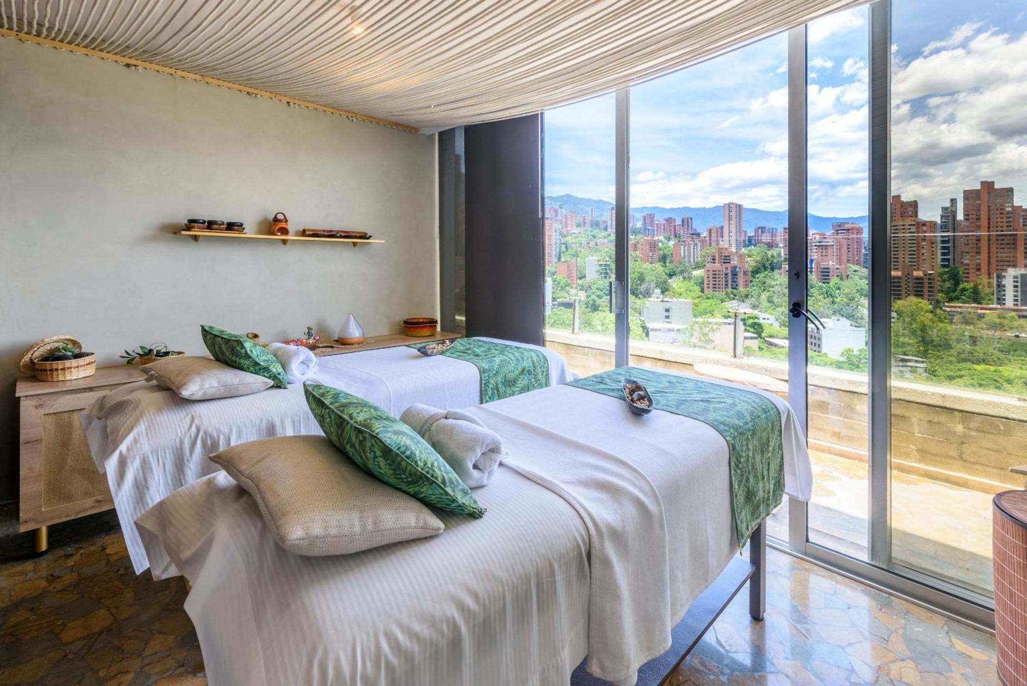 Diez Hotel Categoria Colombia Медельин Экстерьер фото Spa at the Four Seasons Hotel Bogotá