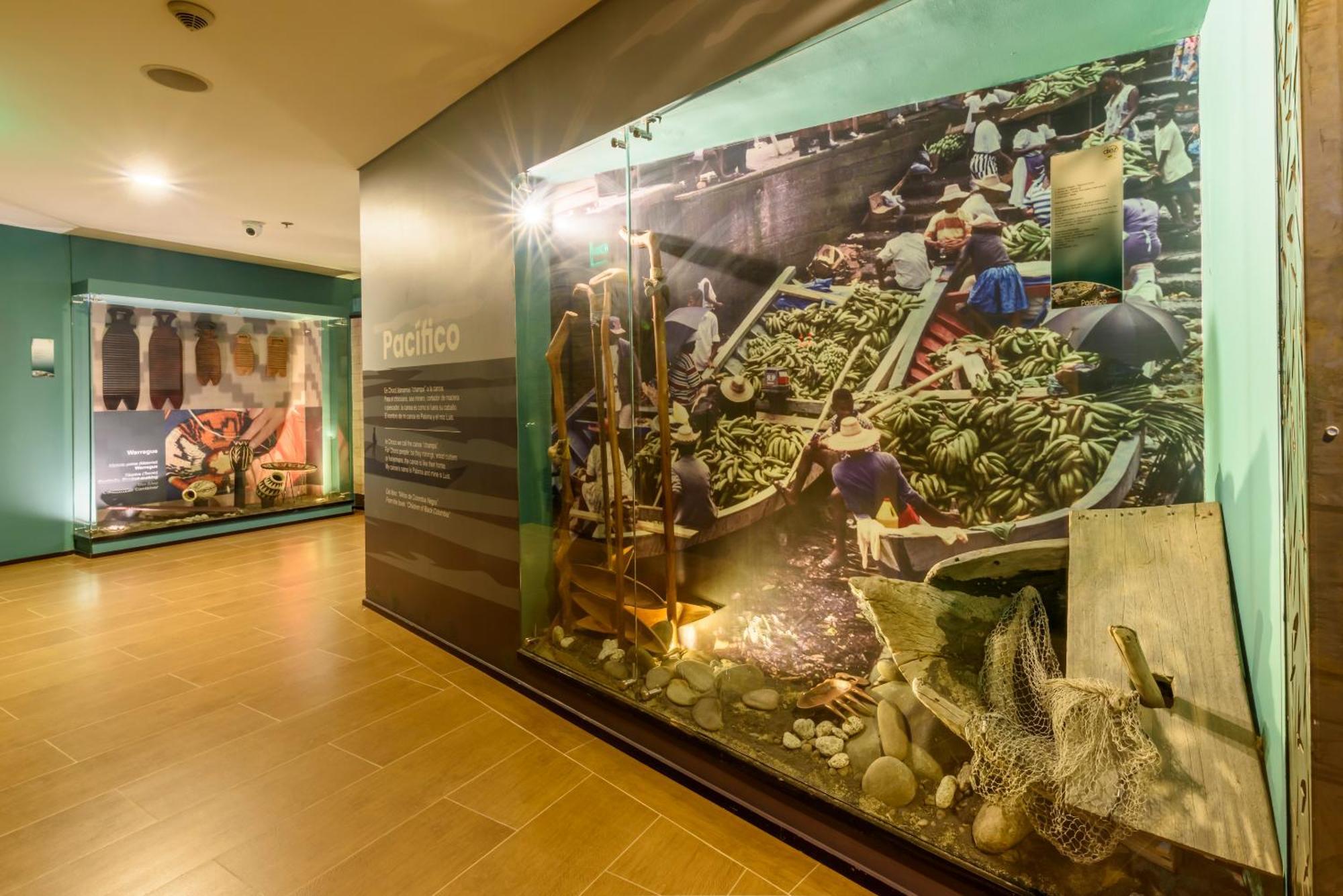 Diez Hotel Categoria Colombia Медельин Экстерьер фото The exhibition "The World of the Vikings"