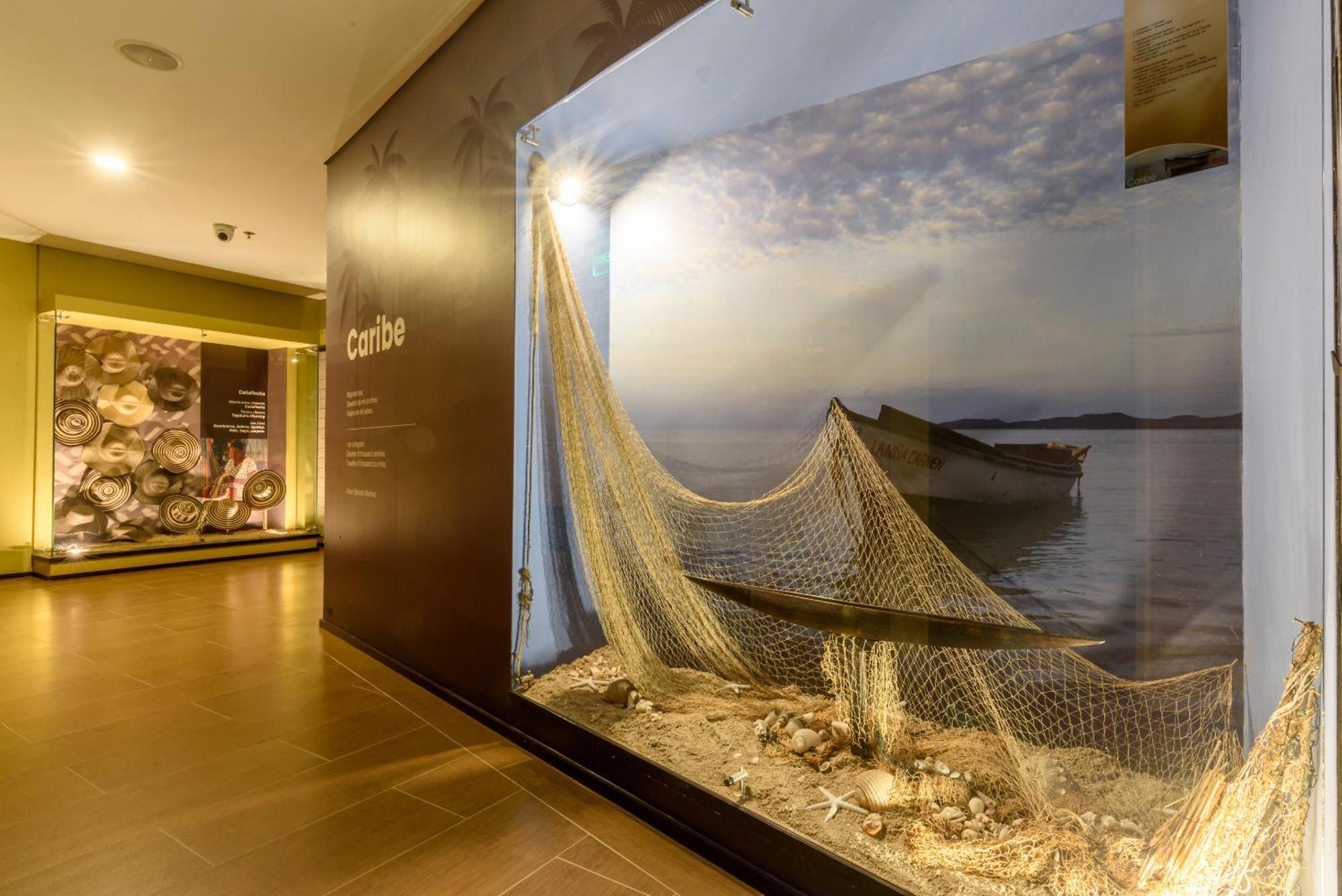Diez Hotel Categoria Colombia Медельин Экстерьер фото The fishing net