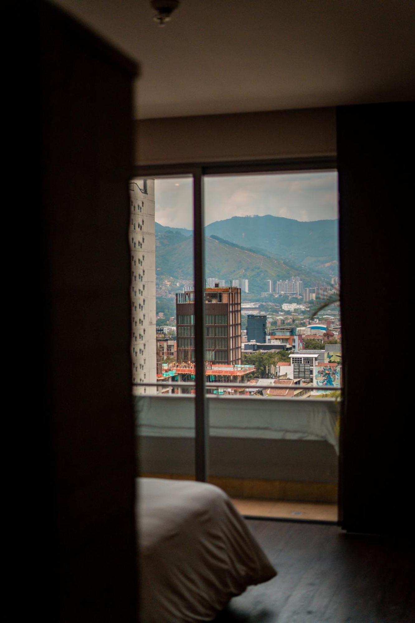 Diez Hotel Categoria Colombia Медельин Номер фото View of the city from a hotel